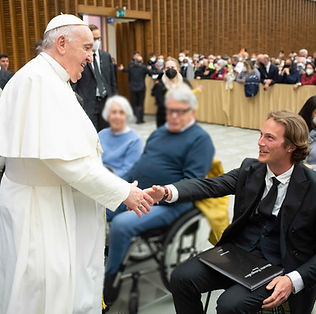 Alex marè incontra papa francesco a Città del Vaticano