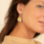Boucles d’oreilles LES CHOUCHOUS Champagne en cuir doré upcyclé, chic et raffinées
