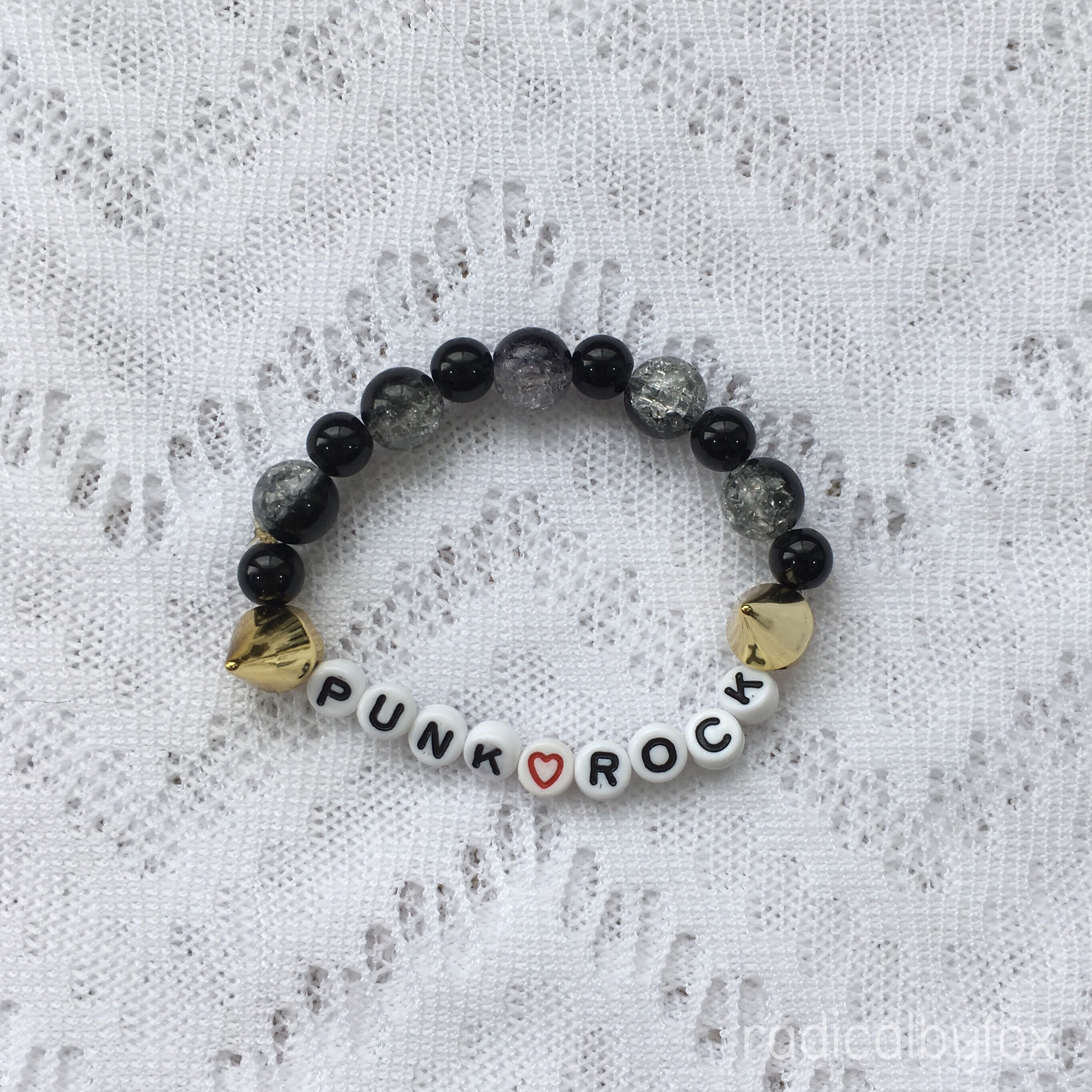 punk rock spiked bracelet, beaded bracelet, tumblr jewelry, clack crackle beads, gold spikes