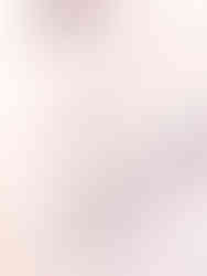 カフリンクスをつけて華やかな装いに