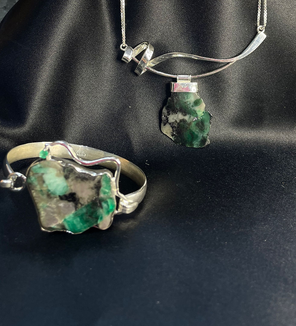 Miniatura: Colar e Bracelete com Esmeralda