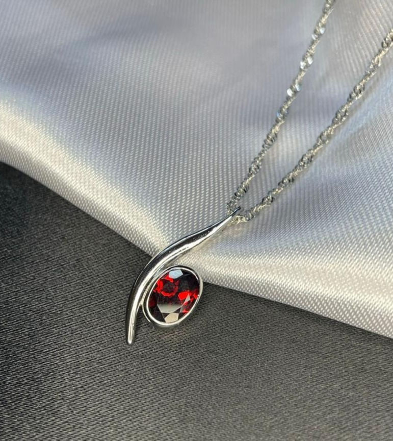 Colar em prata com Granada