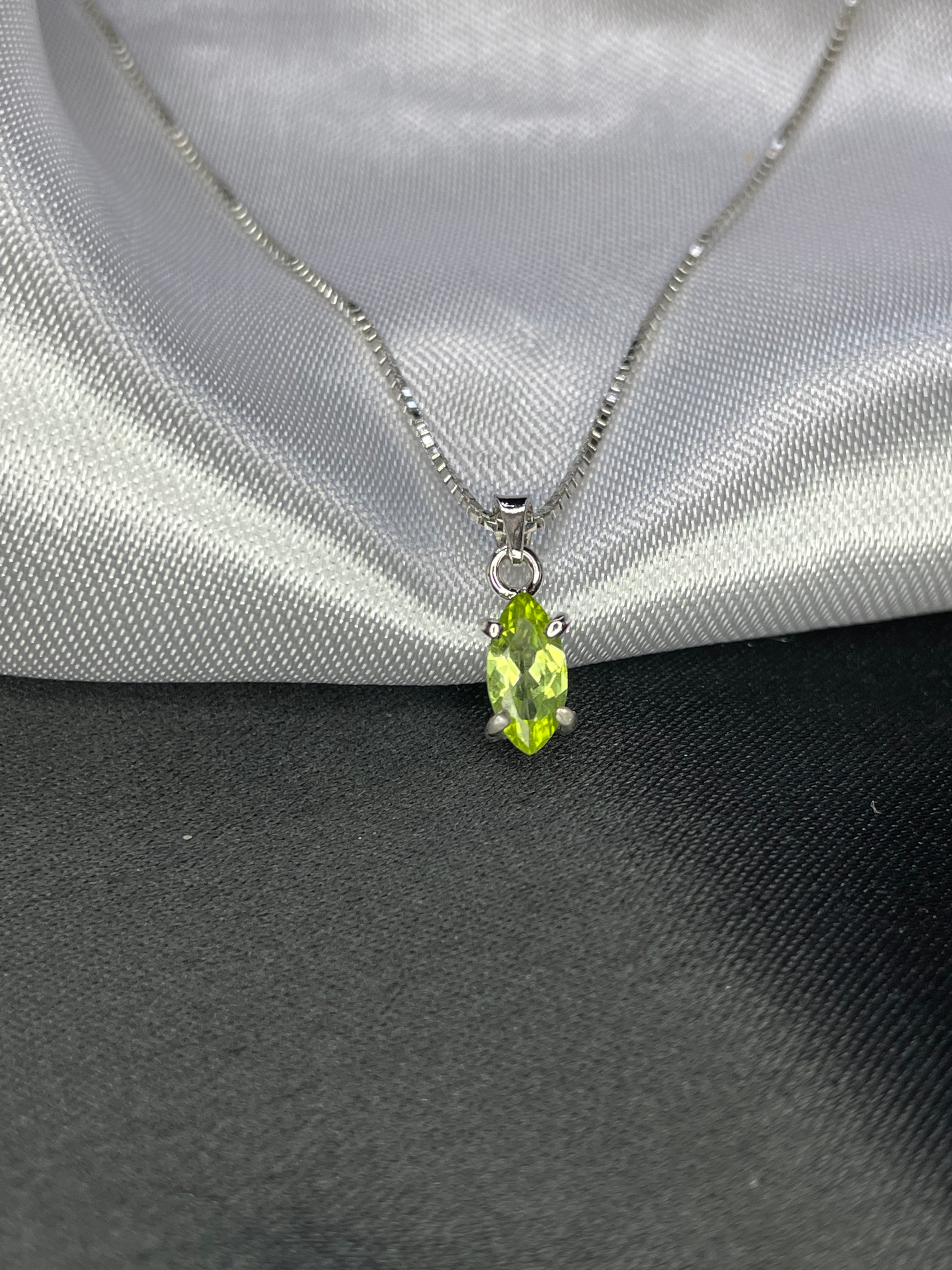 Colar em prata com Peridoto