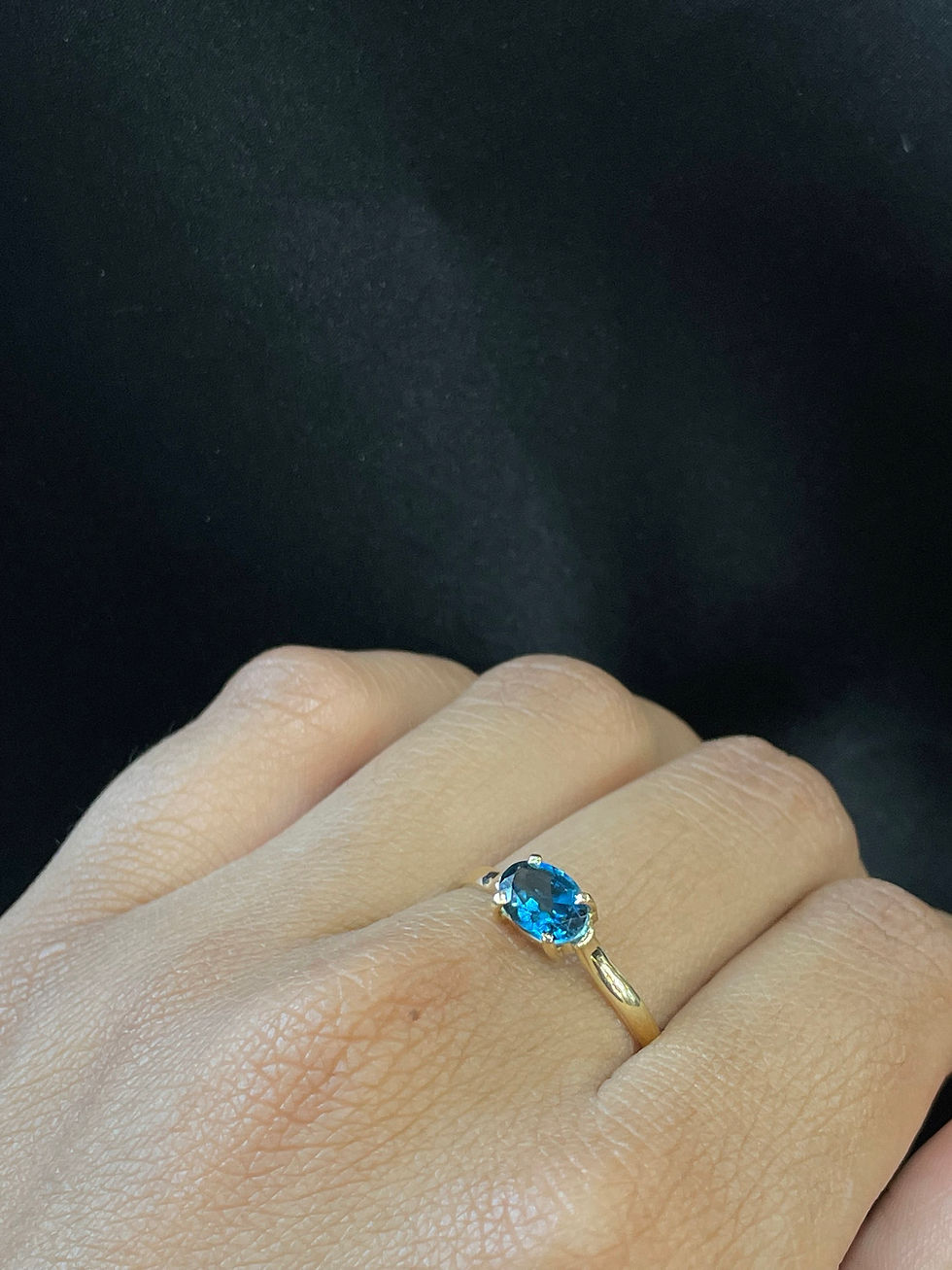 Miniatura: Anel em Ouro com Topazio Azul