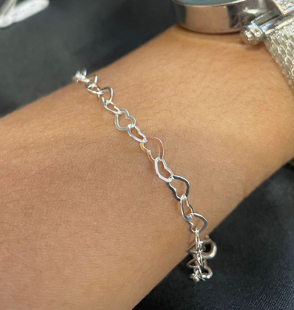 Miniatura: Pulseira em prata com corações