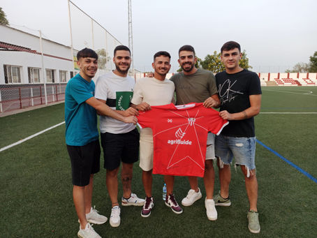 El Lora CF ‘pesca’ a futbolistas importantes de la PD Rociera