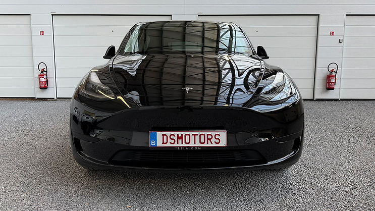 Tesla Model Y - 2024