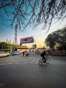 Public Transport and Transport Infrastructure in Lusaka: Navigating the City by Bus, Taxi, and Bike