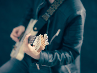 I Learned to Play the Guitar in Just One Day! You Can Too!