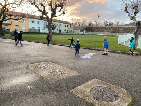 Partie de foot au clae de Beauchastel