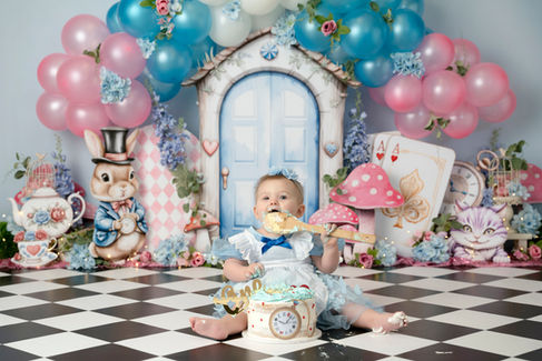 Alice in Wonderland Cake Smash