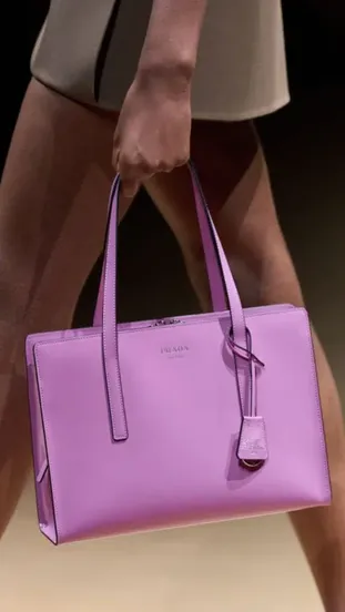 prada-sac-back-to-work-2023-576x1024.png.webp