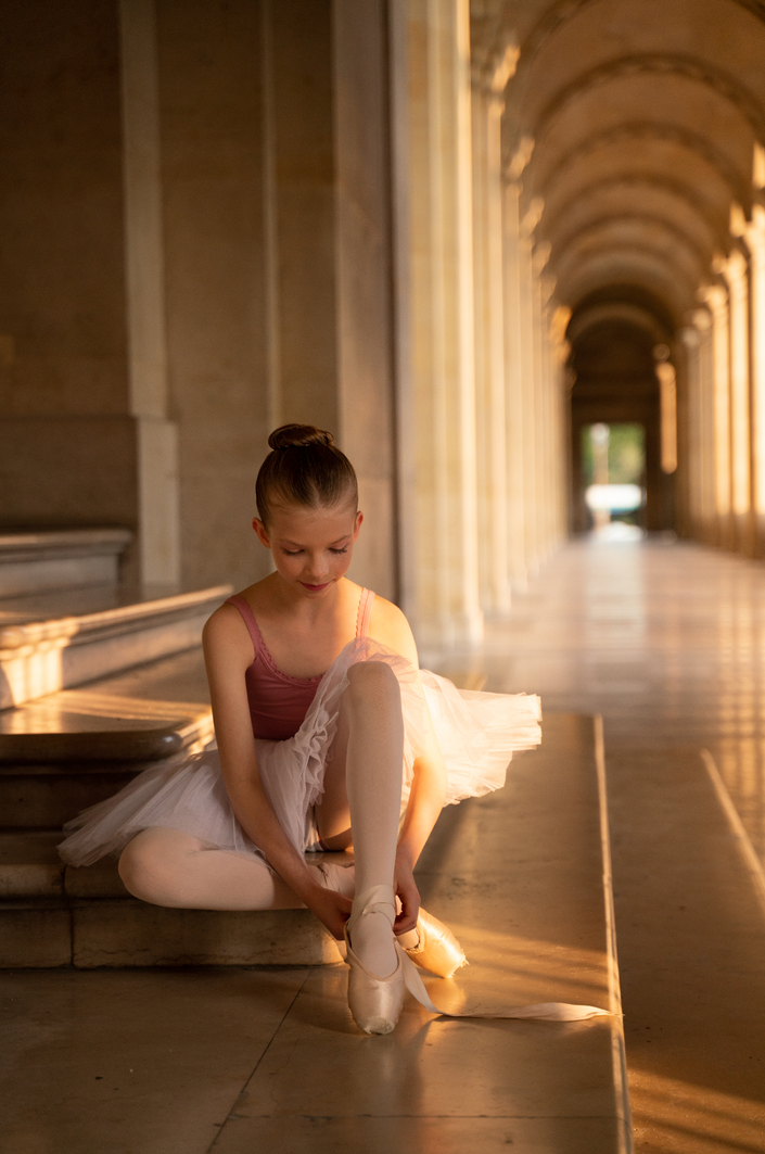 Martina Wallin captures the beauty and grace of ballet in Paris