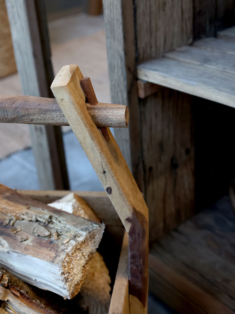 Thumbnail: CHIC ANTIQUE - PORTA LEGNA