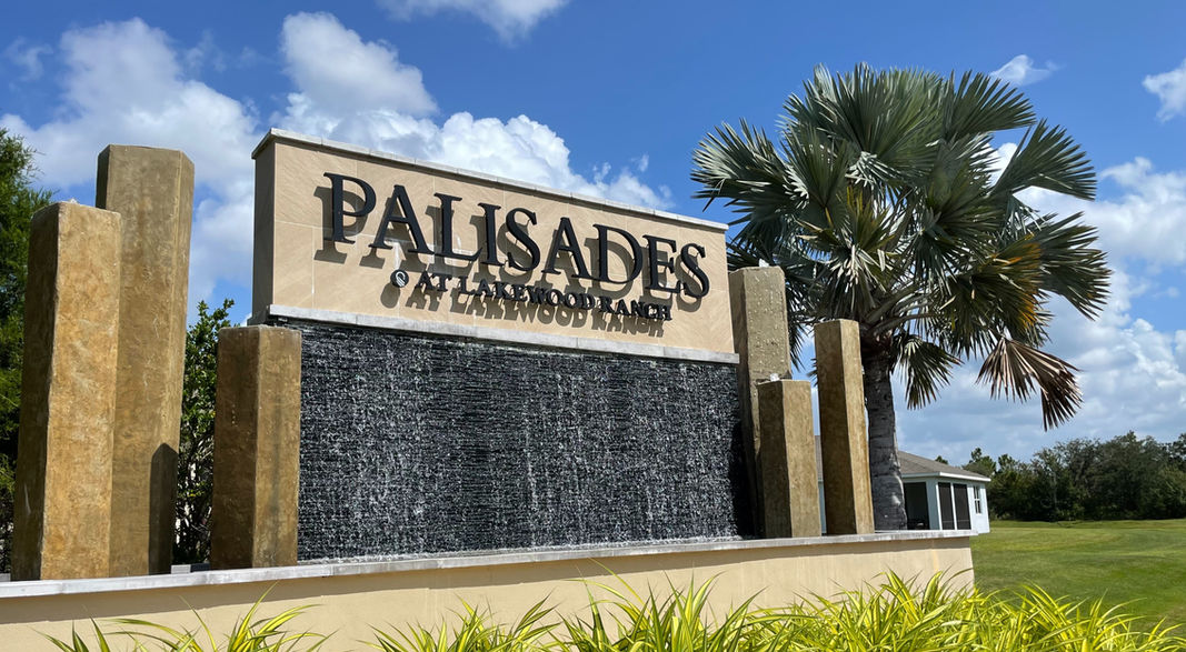 Welcome sign for the Palisades in Lakewood Ranch