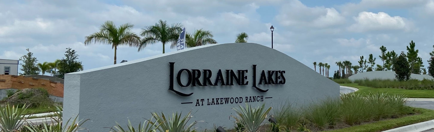 Welcome sign for Lorraine Lakes in Lakewood Ranch