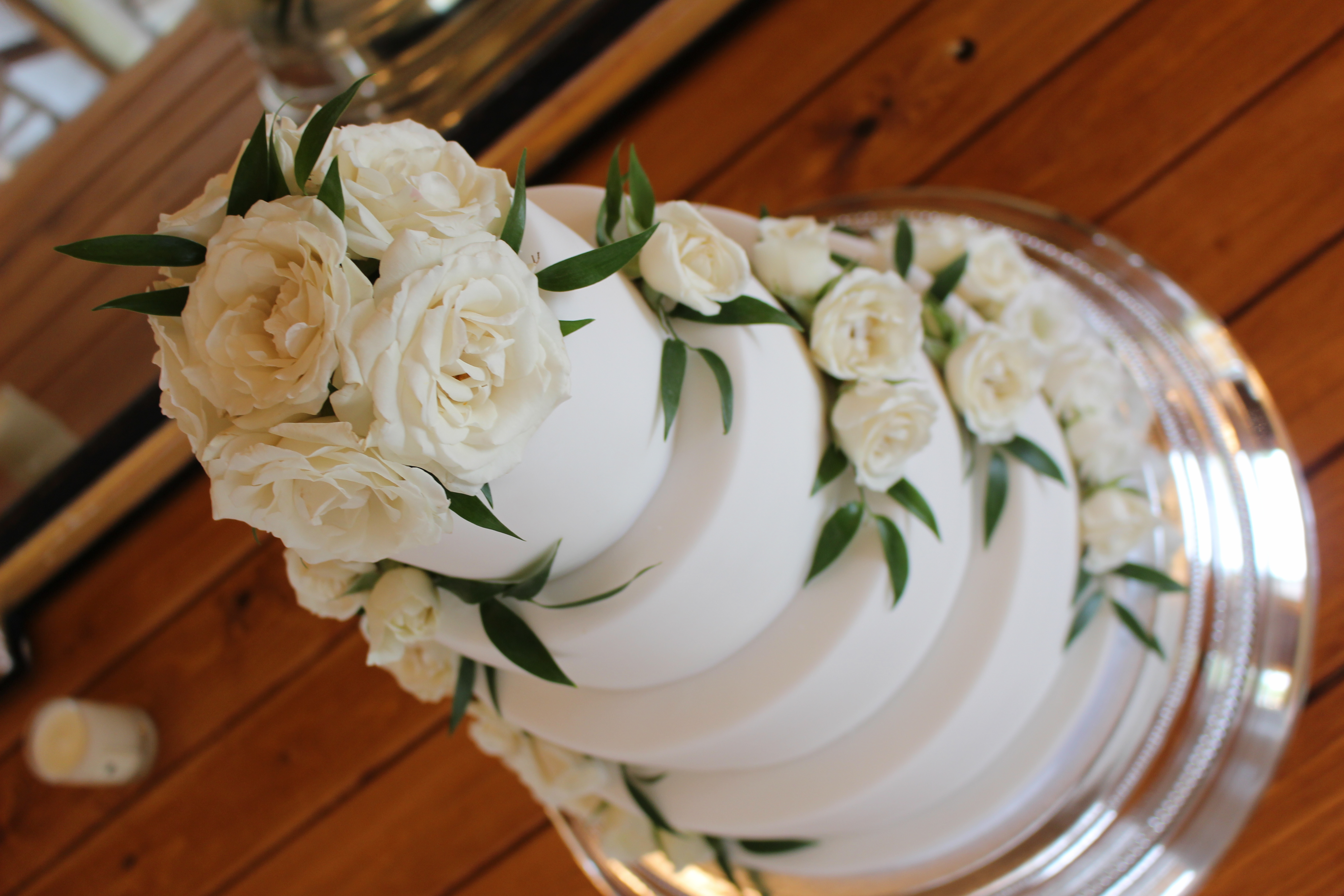 Elmore Court White Wedding Cake