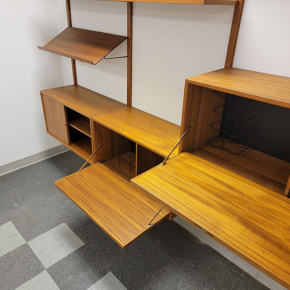 Thumbnail: A Danish mid-century modern wall unit / bookcase by Poul Cadovius