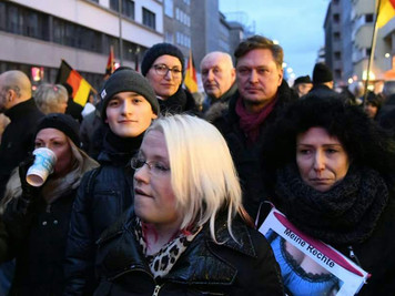 Strafanzeigen gegen Tas, Schmidberger und gewalttätige Demonstranten