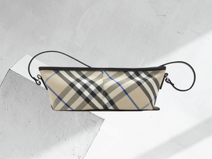 Burberry Vintage Check-Pattern Shoulder Bag: A Stylish Statement Piece