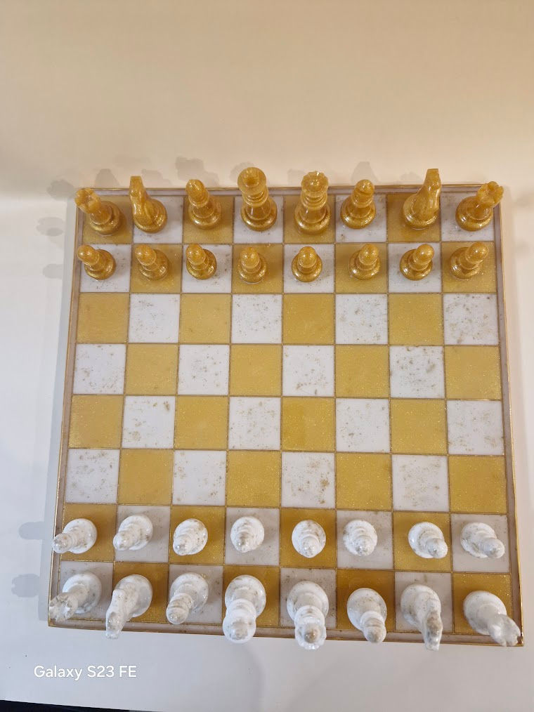 Miniature : Jeu d'echec  blanc et or