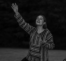 anna worshipping.jpeg