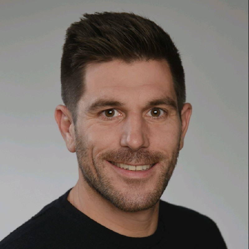 Björn Hübner Portrait.jpeg