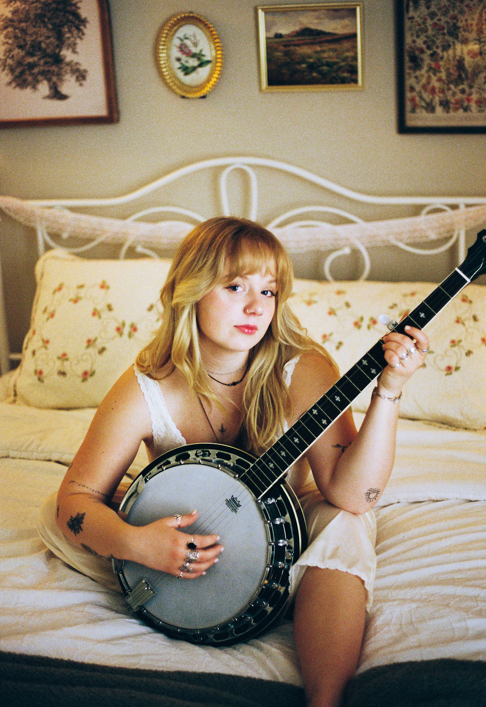 Izzy Potter’s “guarded” Is a Dreamy Masterpiece of Vulnerability and Poetic Storytelling