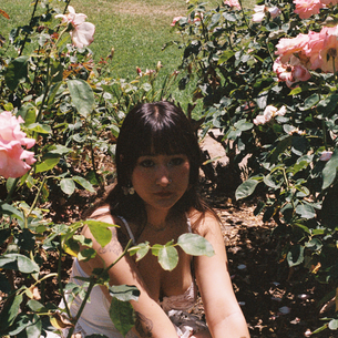 “Lovesuite” by Janna Jamison Is the Introspective, Rock-Infused EP Your Soul’s Been Craving