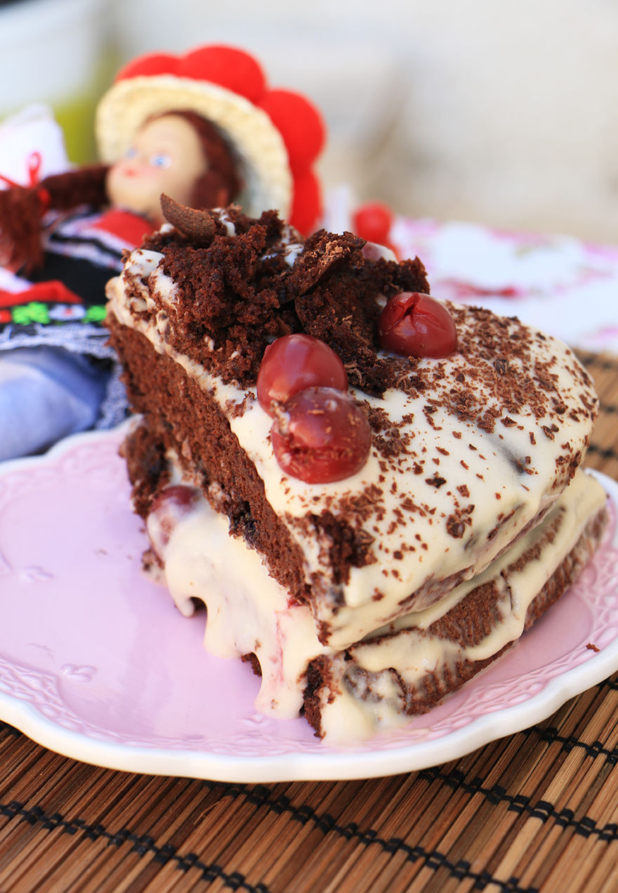 עוגת שוקולד דובדבנים