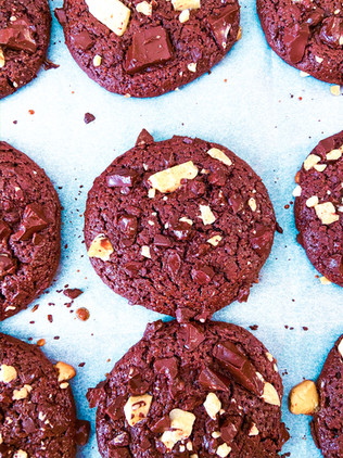 עוגיות טריפל שוקולד מושחתות ובריאות בו זמנית מקמח עדשים ושקדים ללא גלוטן