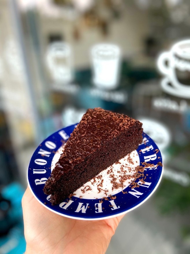 עוגת שוקולד קטו מקמח שקדים ואגוזי לוז ללא גלוטן