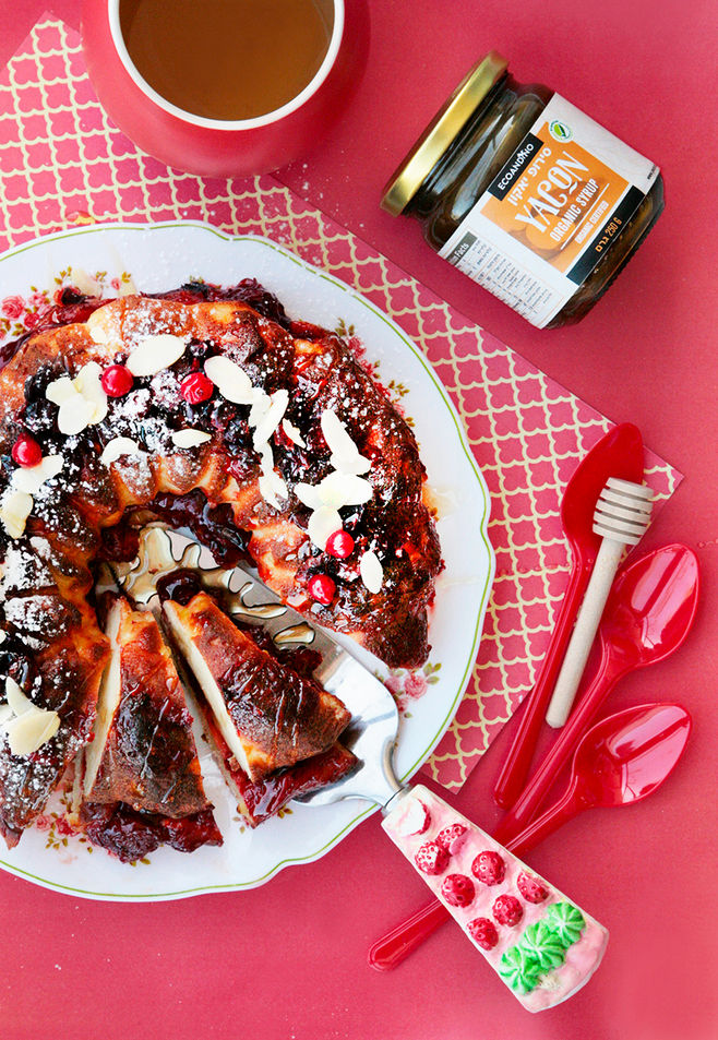 עוגת גבינה עם חמוציות, סירופ יאקון ואגוזי מלך, בזיגוג סירופ יאקון