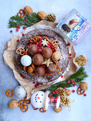 עוגת ג׳ינג׳רברד שוקולד ופירות יבשים