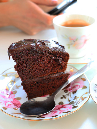 עוגת שוקולד מסאלה וסירופ יאקון