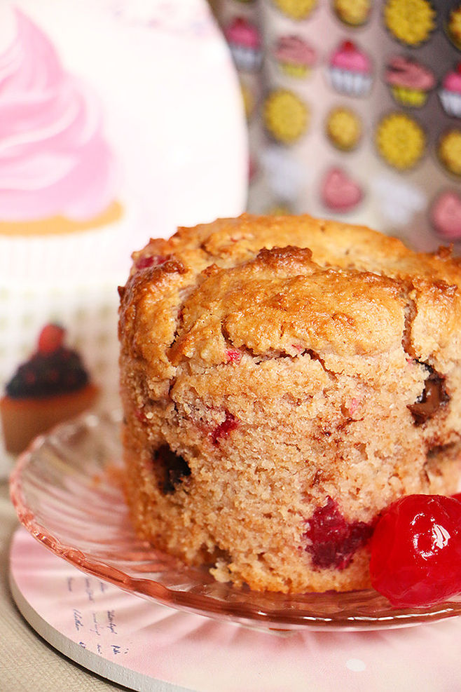 מאפינס שקדים, דובדבן מיובש ושוקולד לכבוד חג האהבה