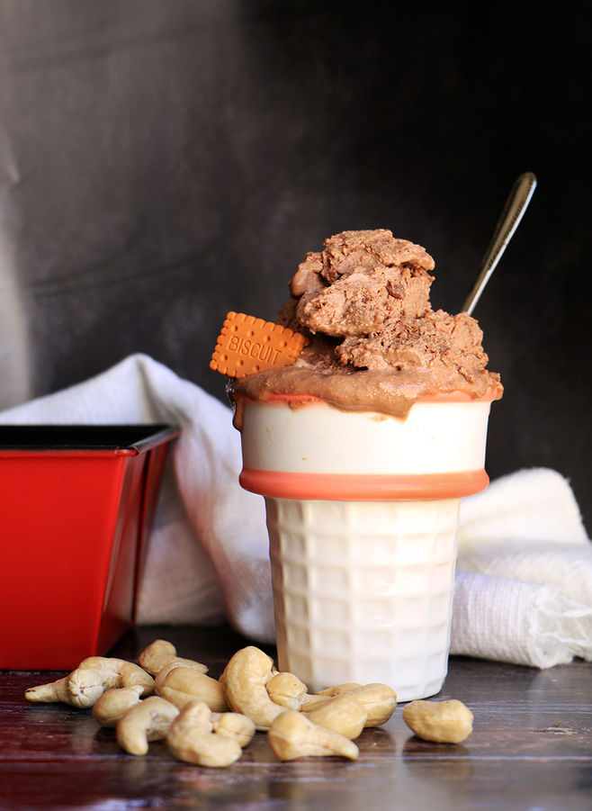 גלידת קשיו שוקולד