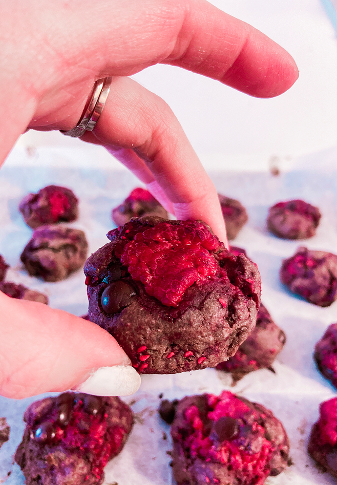 עוגיות שוקולד חרובים עם קמח עדשים