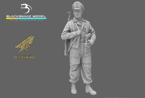 8 Fallschirmjäger officier observant le terrain