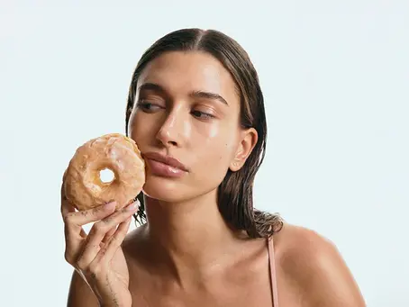Siamo fatti di pelle: la skincare come identità, cultura pop e resistenza silenziosa
