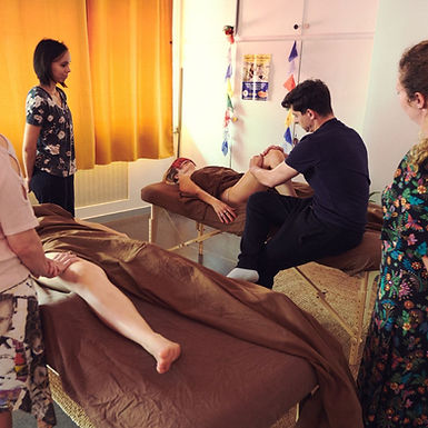 groupe de formation en massage bien-être