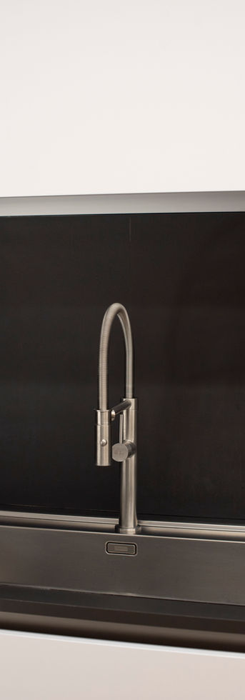 cucina attrezzata dimora scura napoli casa vacanza centro storico