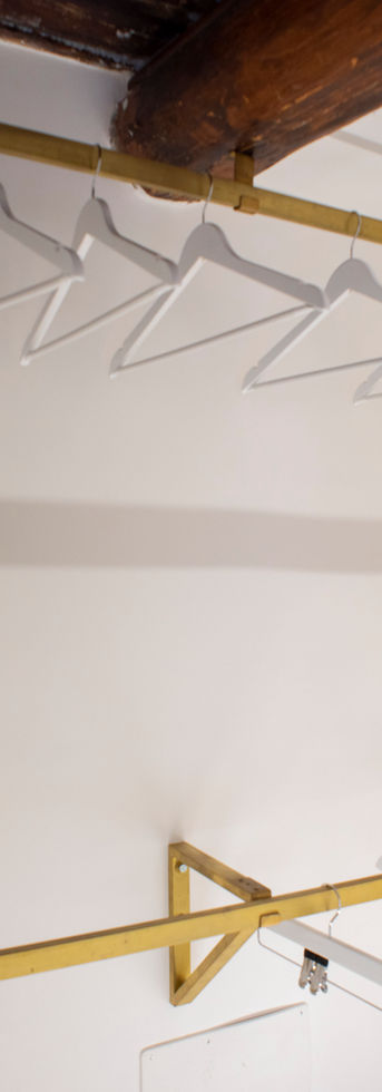 cabina armadio dimora scura napoli centro storico guardaroba casa vacanza