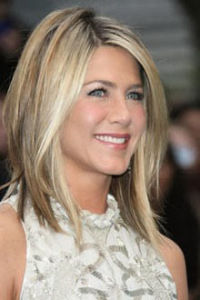 corte-chanel-longo-jennifer-aniston.jpg