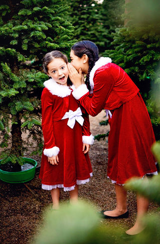 Christmas-Themed Photoshoot