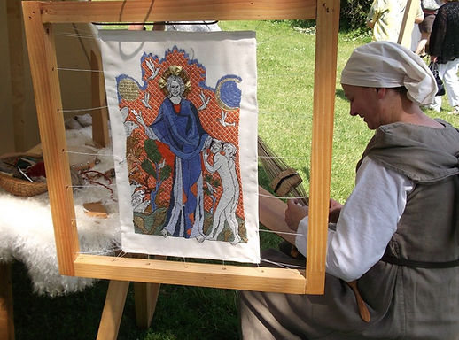 broderie_médieval_au_fil_de_l'aiguille_e