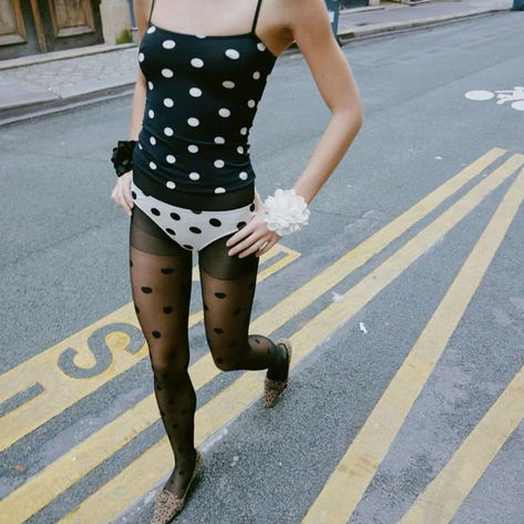El regreso de los polka dots: por qué esta estampa está en todos lados otra vez