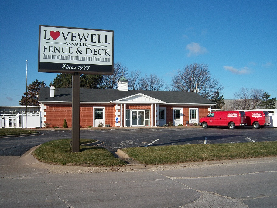 Commercial and Home Fence & Deck Davenport, IA Lovewell Fencing