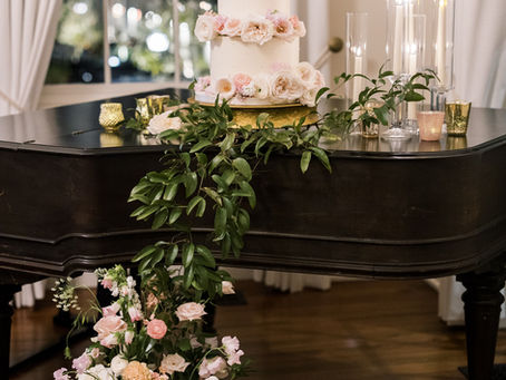 5 Stunning Wedding Cake Table Displays | Wedding Cake Table Ideas