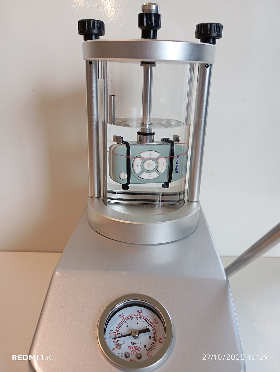 Test de pression sous l'eau Ć  7 mĆØtres